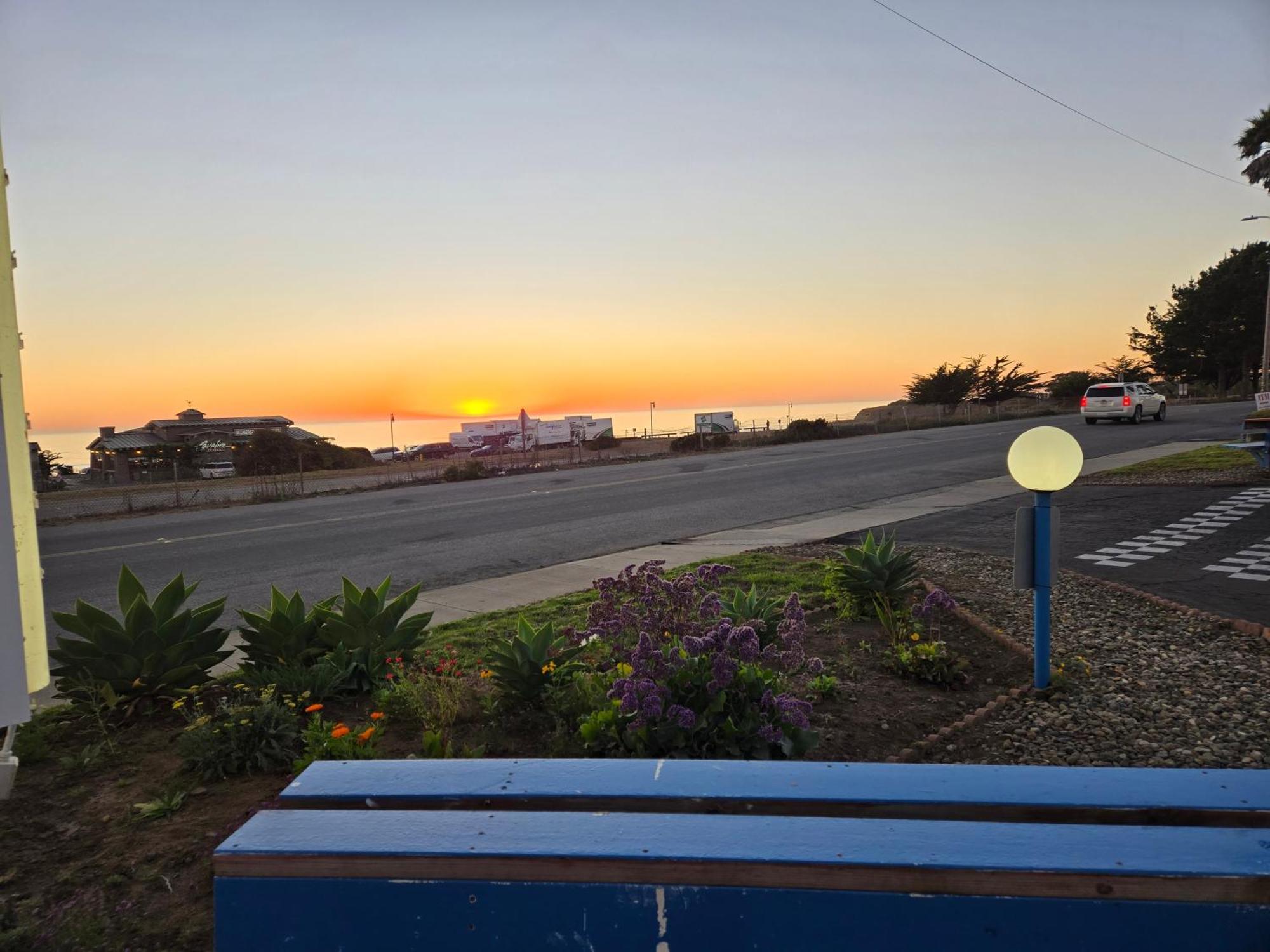 Coast Riders Inn San Simeon Exteriör bild